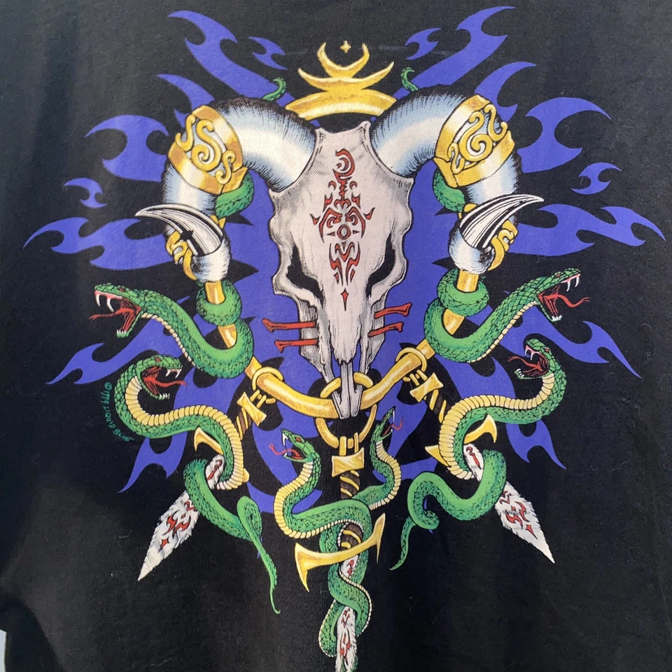 Camiseta VIntage 1994 azul líquido cobra gado caveira espada dragão adulto GG preta - Imagem 3 de 4
