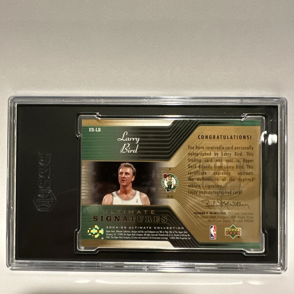 Tarjeta autografiada UD Ultimate Collection Larry Bird 2004-05 grado 9 Foto 3 de 4