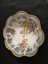 Vtg. Empire China blue leaf and grape pattern serving bowl.