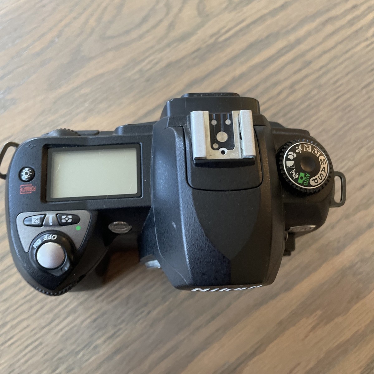 Nikon D D70s 6.1MP Digital SLR Camera - Black (Kit w/ AF-S DX 18