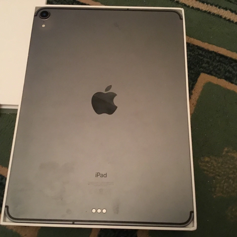 Apple iPad Pro (11-inch) Wi-Fi 256GB A1980 - won’t display - Image 3 of 3