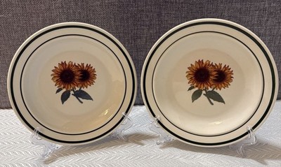Set 2 Gibson Cottage Sunflower Bread Dessert Plates 6.75  Cream Green