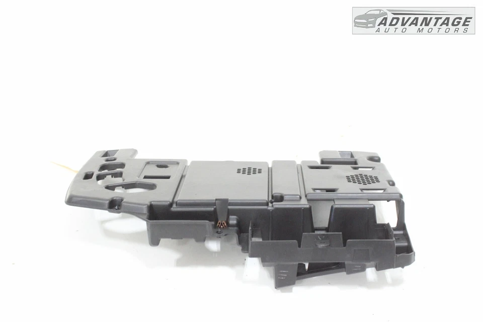 Chevy Camaro 2016-2022 debajo del tablero lado del pasajero cubierta panel soporte OEM Foto 2 de 4