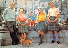 BR92569 the royal family at balmoral roaylty scotland