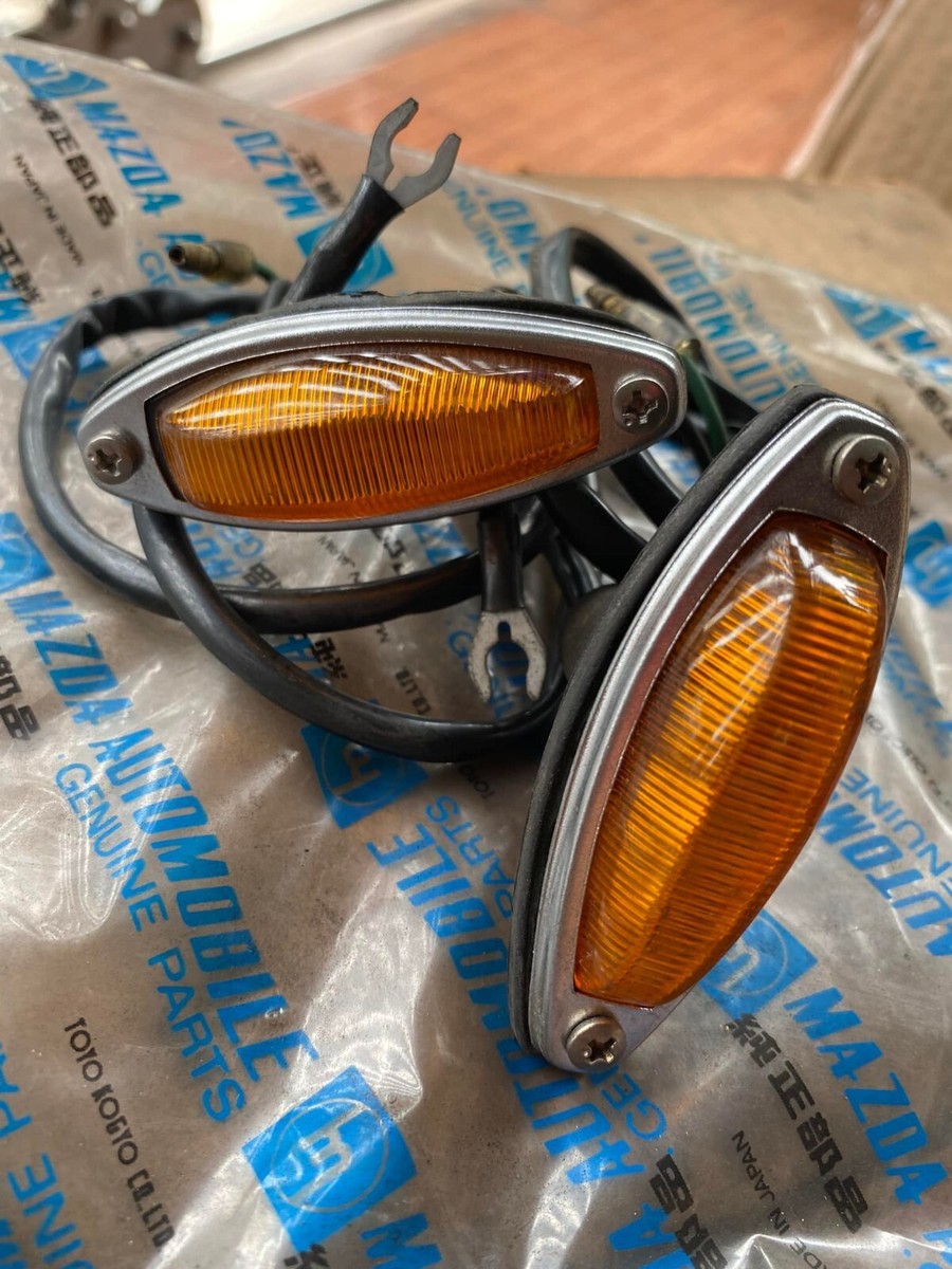 MAZDA R100 1200 Fender Turn Signal Light Lamp Genuine Nos Japan