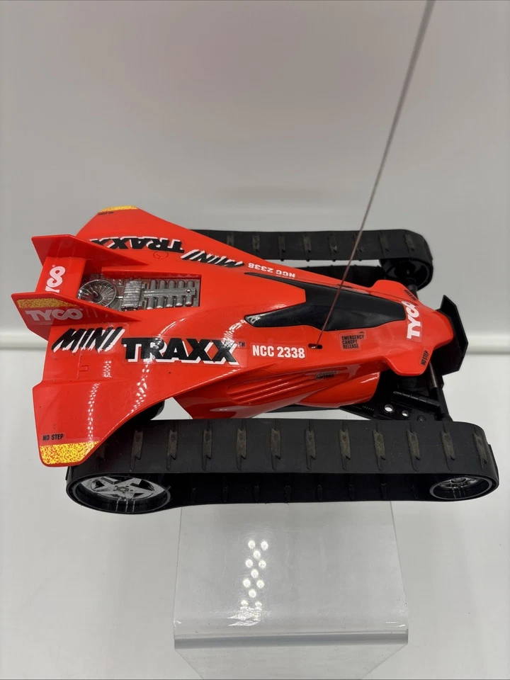 Coche de radiocontrol turbo rojo vintage TYCO Mini Traxx NCC 2338 para piezas o reparación sin control remoto Foto 2 de 4
