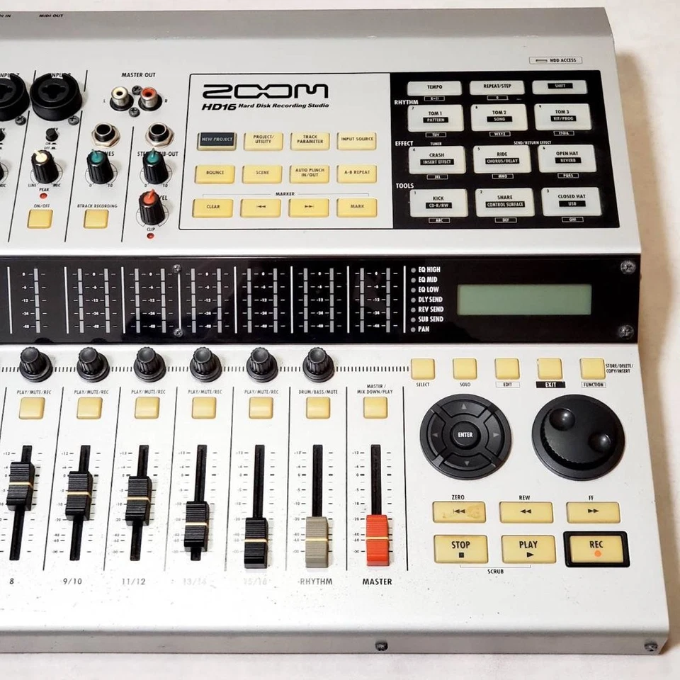 Grabadora multipista Zoom HD16 CD-R usada Japón Foto 2 de 4