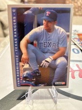 Ivan Rodriguez 1993 Fleer #327! 2 Card Min! Read Desc!