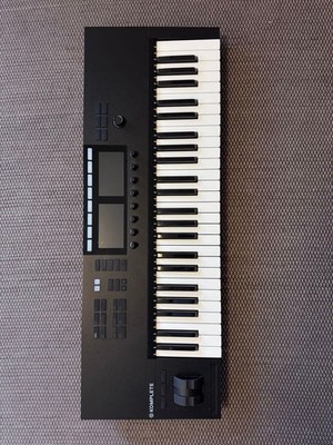 Native Instruments Komplete Kontrol S49 Mk2 Controller Keyboard MIDI Black