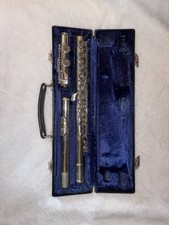 Armstrong 103 Student Flute   Closed Hole C Foot   With Case