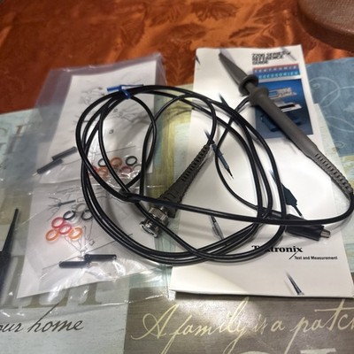 NEW TEKTRONIX  P6103B 60 MHz 10X Passive Probe extra tips
