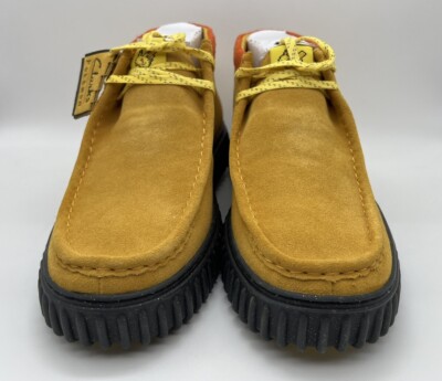 CLARKS x Pokémon Torhill Explore Men's Size 10 Boots - Yellow