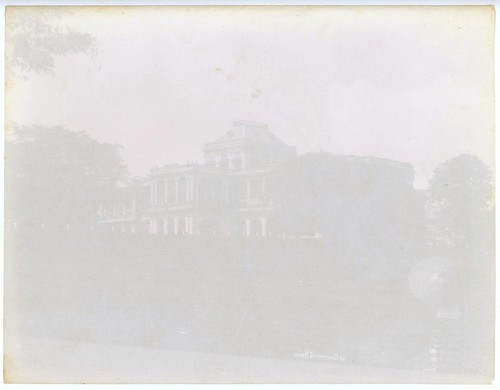 SINGAPORE GOVERNMENT HOUSE & MAN WITH PARASOL ANTIQUE PHOTO G.R. LAMBERT & CO. - Picture 2 of 2