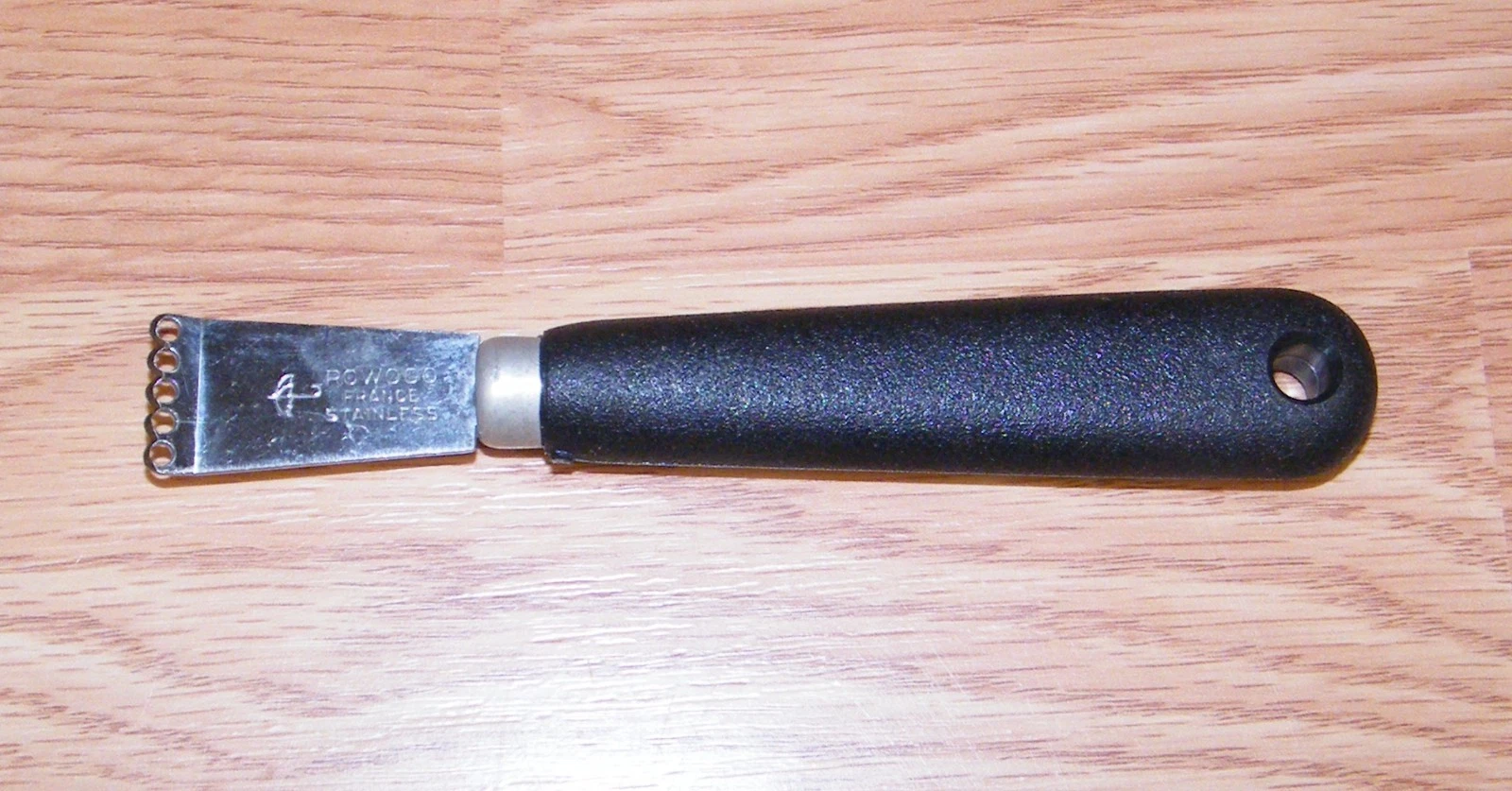 Vintage Rowoco Econome Black Handheld 3/4" Stainless Steel Citrus Zester FRANCE
Opens in a new windo