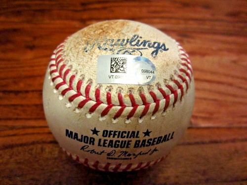 Marwin Gonzalez Astros Game Used Baseball 9/8/2021 vs Mariners Castillo MLB Auth - Picture 2 of 6