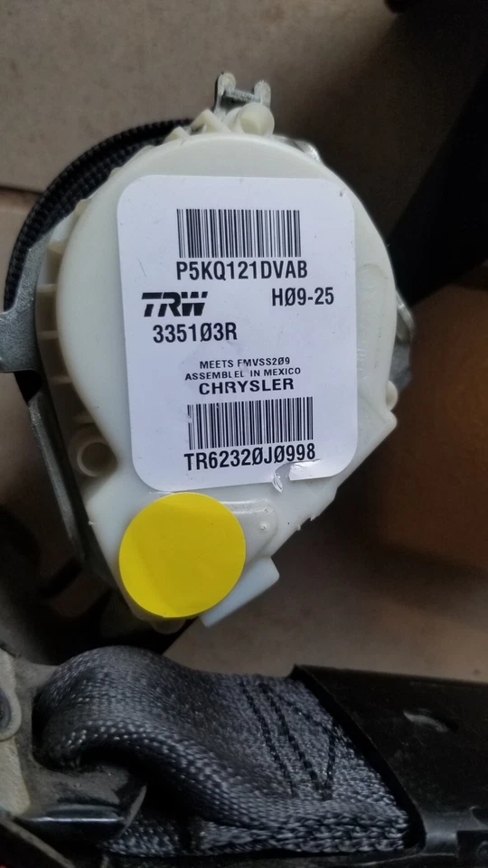 Cinturón de seguridad central trasero con retractor, P5KQ121DVAB, 09-12 RAM 1500 2500 3500 OEM  Foto 2 de 4