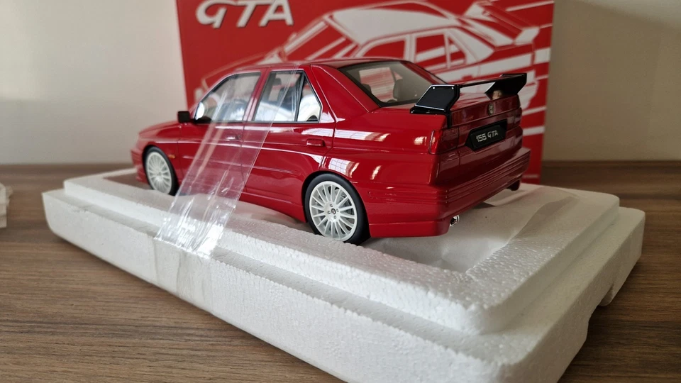 Alfa Romeo 155 GTA Rosso laudoracing 1/18 - Immagine 2 di 2