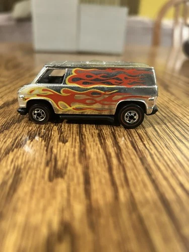 Hot Wheels REDLINE Chevrolet Super Van 1974 Super Chrome Series