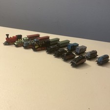 Mini Railroad Vintage Soma 2000 Pull N Go Trains, Engines, Pull Cars, Lot Of 16