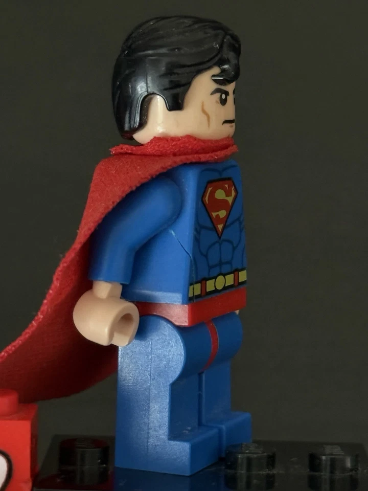 LEGO DC Comics Super Heroes: Brainiac Attack (76040) 100% Complete - Image 2 of 4