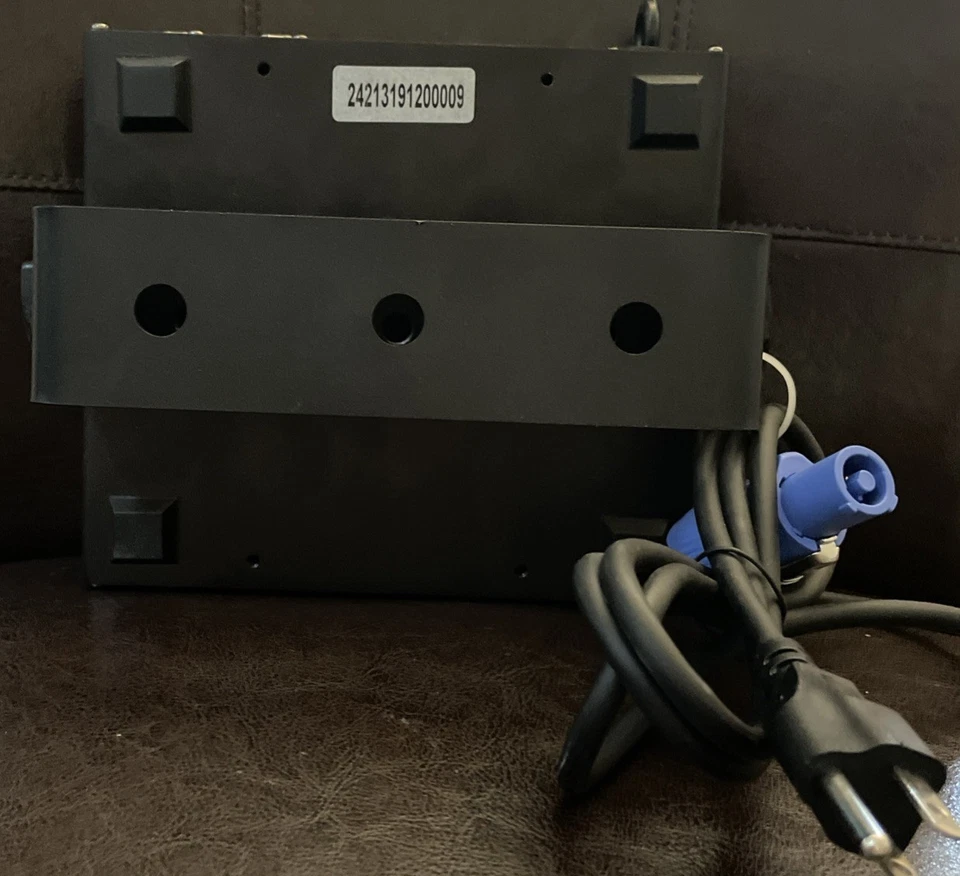 TECHNI-LUX: RDM DMX Splitter 6 way - RJ45 & 5 pin XLR IN/OUT, 120vAC, yoke m - Image 3 of 4