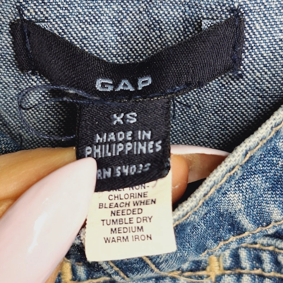 Vintage Y2K Gap Bib Overalls Women XS 2002 Oversized Grunge Workwear Medium Wash - Image 4 of 4