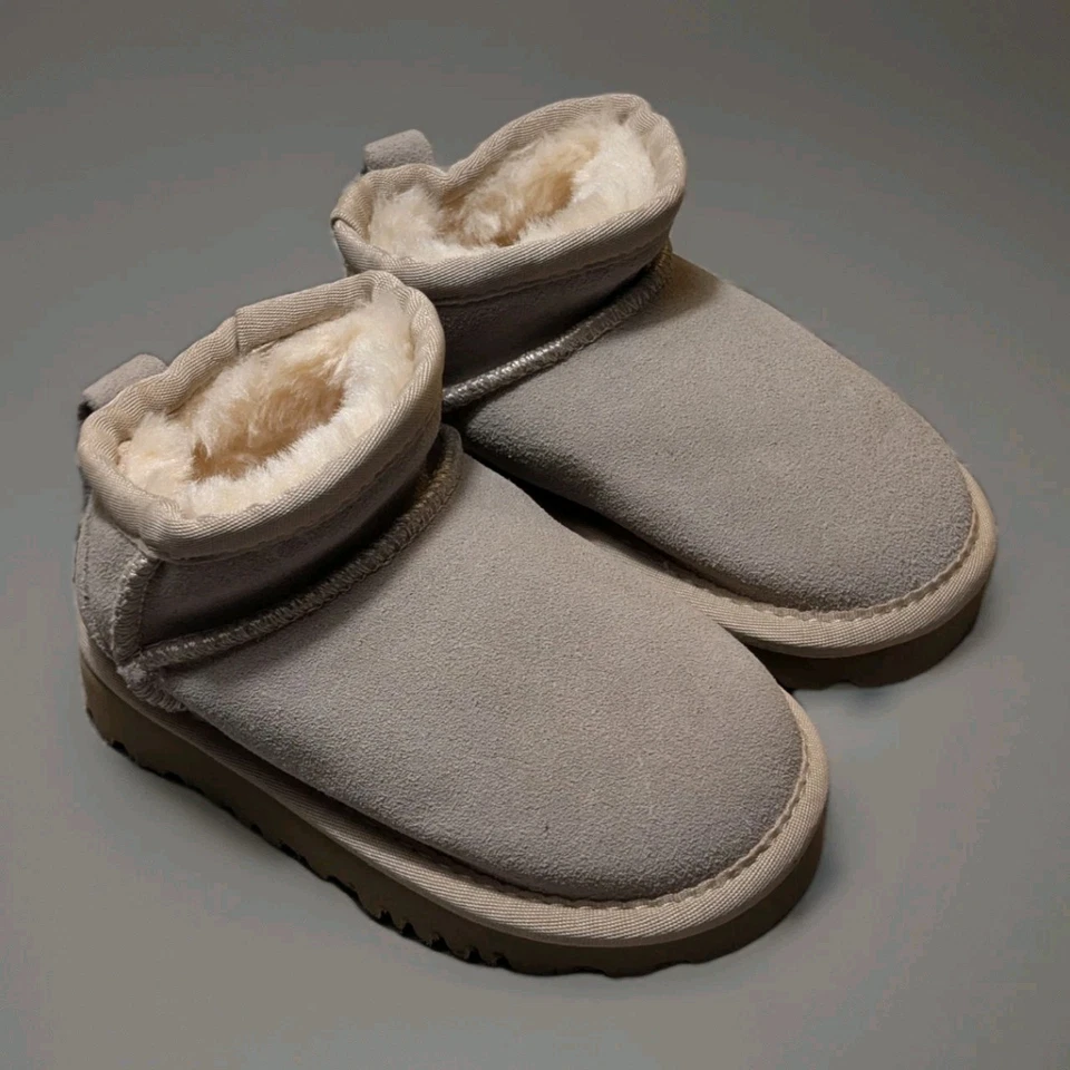 Ugg boots Toddler Boot Size 6,  NEW (18-24 Mos) - Image 4 of 4