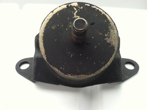 . VOLVO. 142/144/145 /164 MOTOR MOUNTS ..1968-75