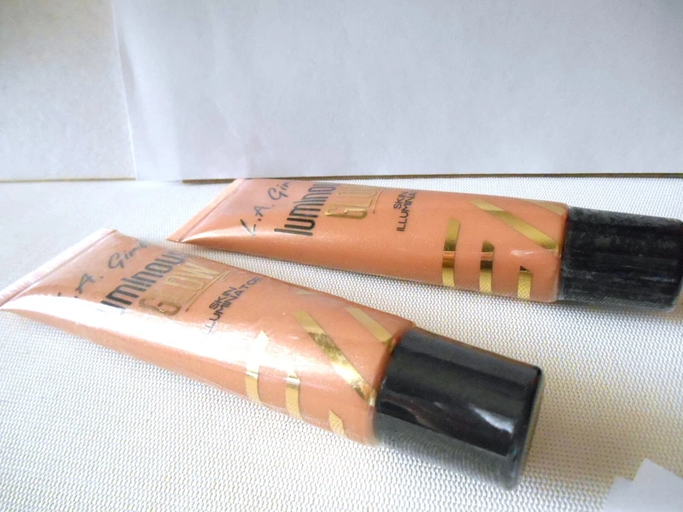 Lote de 2 LA Girl GPL691 iluminado pelo sol - iluminador luminoso de pele brilhante lacrado - Imagem 3 de 3