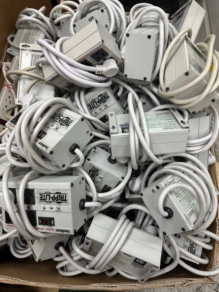 Tripp Lite Isobar Premium Surge Suppressor 4 Outlet Protector ISOBAR4ULTRA - Image 3 of 3