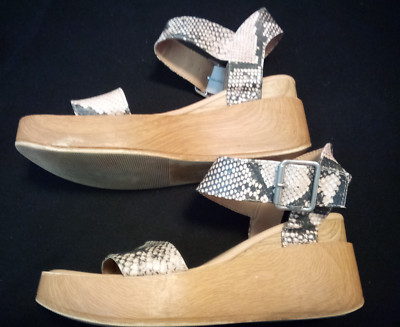 Universal Thread Snakeskin Print WOODEN Platform Sandals Women's Size 8.5 Rare