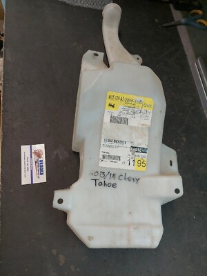 GM 20999340 Windshield Washer Reservoir | eBay