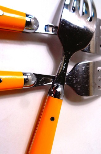 3 Vintage Oneida Palette Sunflower Pattern 4 Prong Salad Forks 7 1/2" Great Cond - Picture 3 of 4