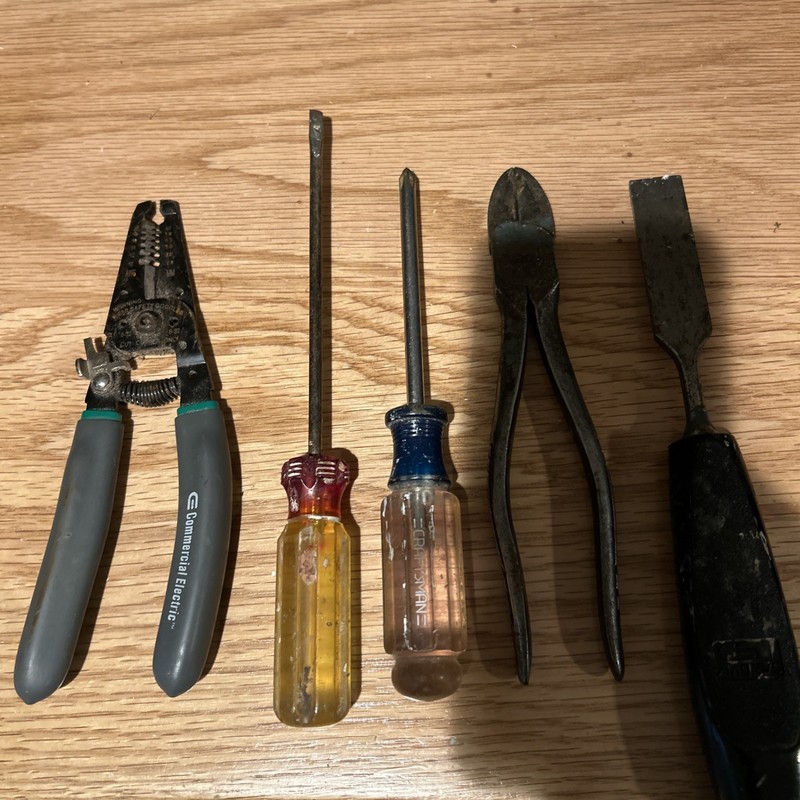 Tool Lot. Wire Strippers, Screwdrivers, Wire cutters, Wood Chisel