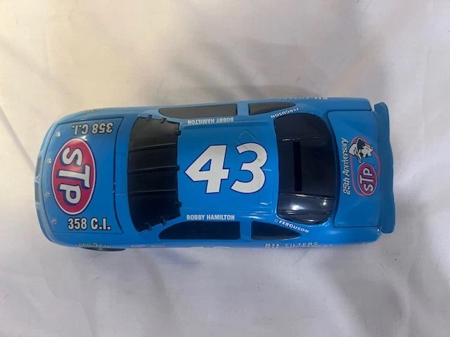 Banco fundido a presión azul Bobby Hamilton #43 STP 25 aniversario 1972 1:24 1 de 2.500 Foto 4 de 4