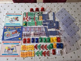Huge Snap Electronics Circuits & Circuit Maker Kits Lot 90 s 3 Manuals No Boxes