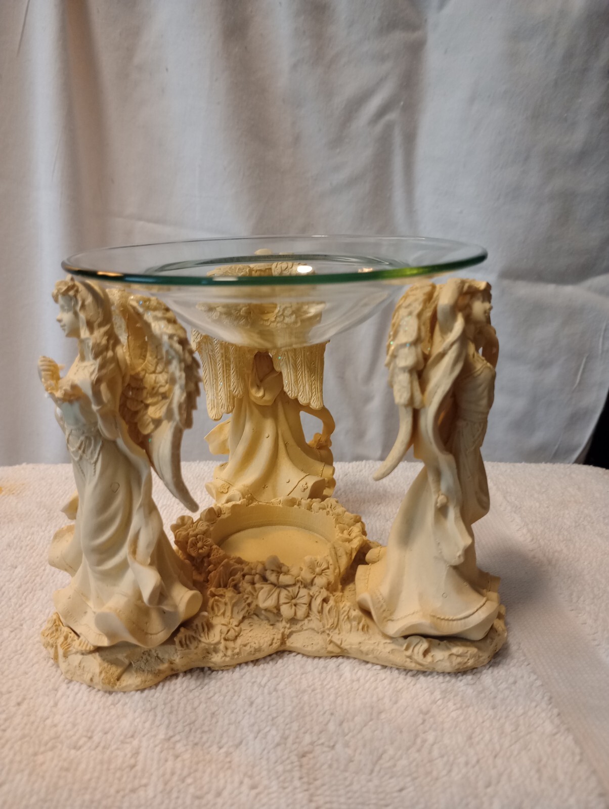 Angelic Trio Oil Warmer Angels surrounded a tea light candle
