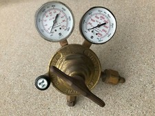 Victor Equipment Company Oxygen Pressure Regulator CGA 320