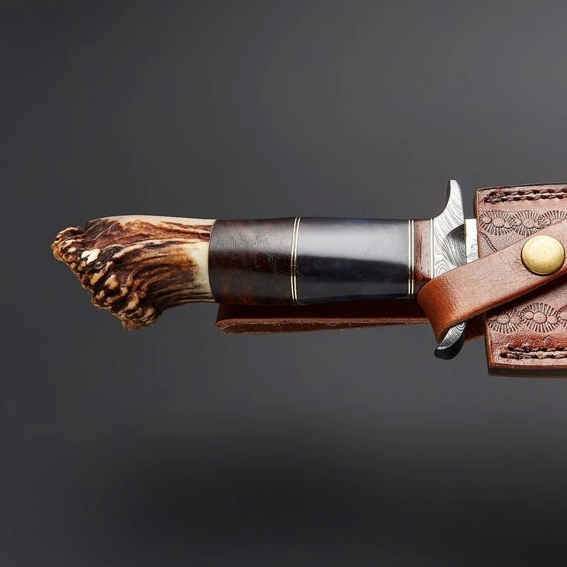 Hecho a mano Damasco acero 13" caza Bowie cuchillo mango cuerno de toro y corona de tag Foto 4 de 4