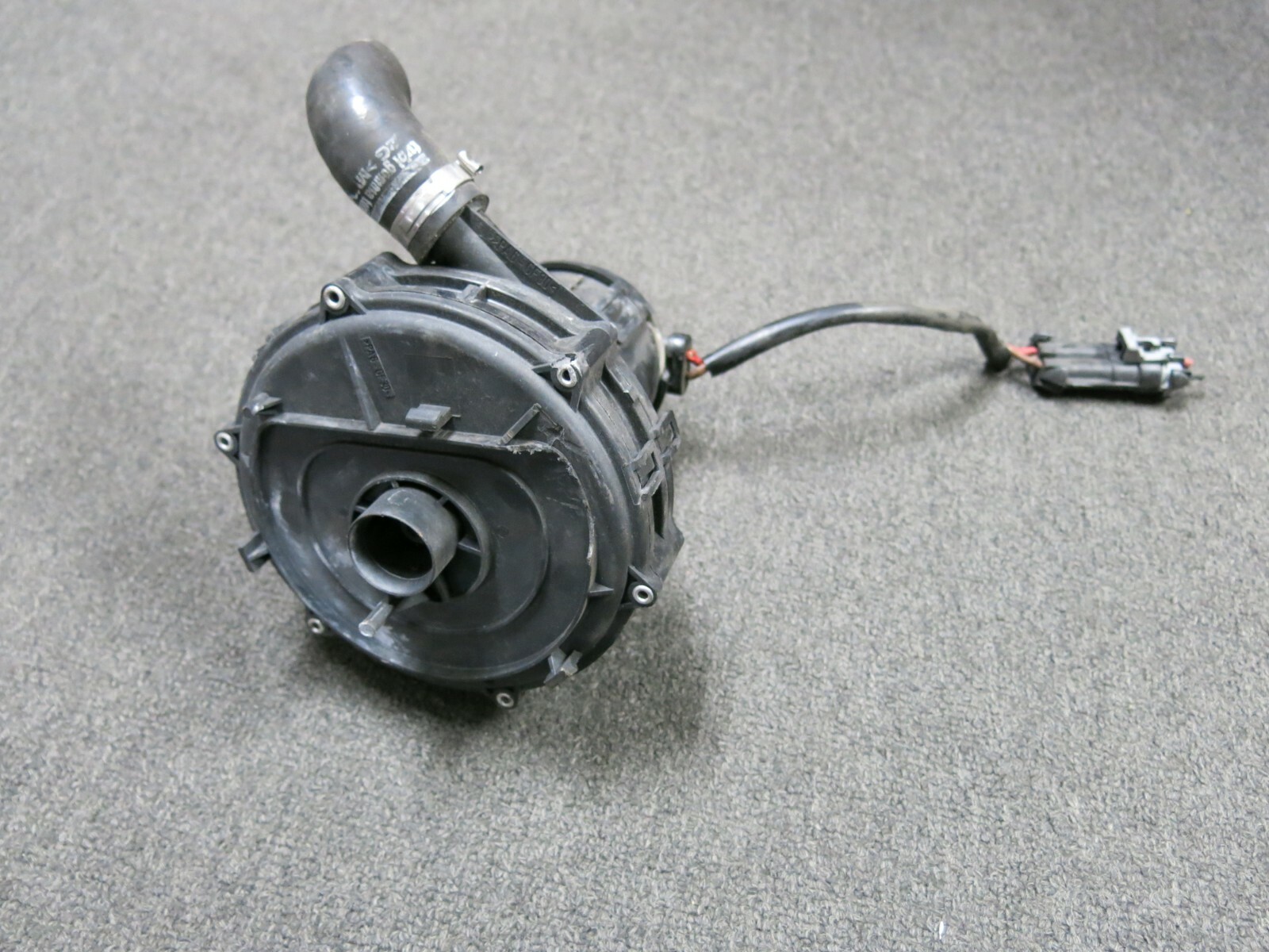 Ferrari Maserati Smog / Air Pump 72247204