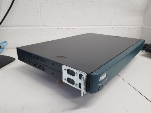 Cisco 2600 XM Series 800-20059-01 with Ear Rack VAT INC - Picture 3 of 4