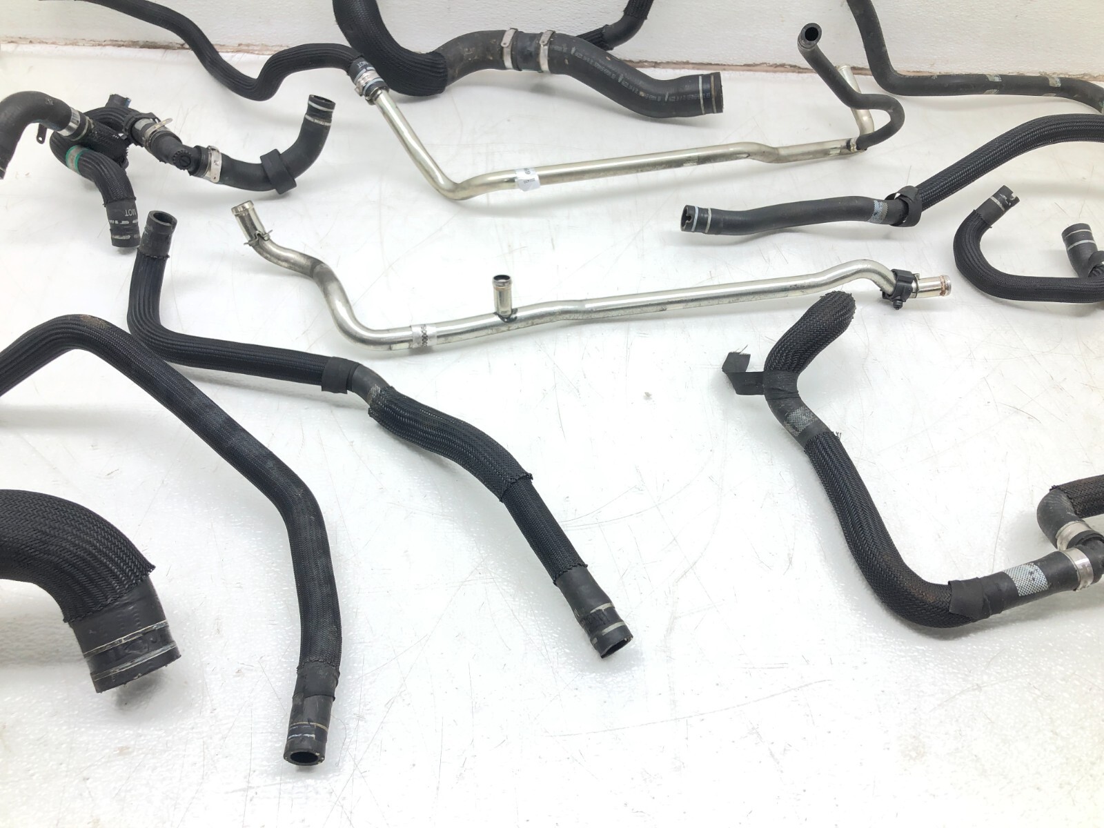 2014-2019 MASERATI GHIBLI SQ4 ENGINE RADIATOR COOLANT HEAT WATER HOSE PIPE OEM.