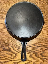 NICE!! VINTAGE NO. 8 VOLLRATH CAST IRON GRIDDLE SKILLET RESTORED