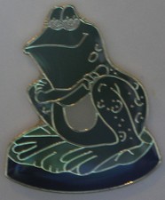 New Sitting Green Frog Lapel Pin Bullfrog Toad Tie Tack Swamp Animal Amphibian