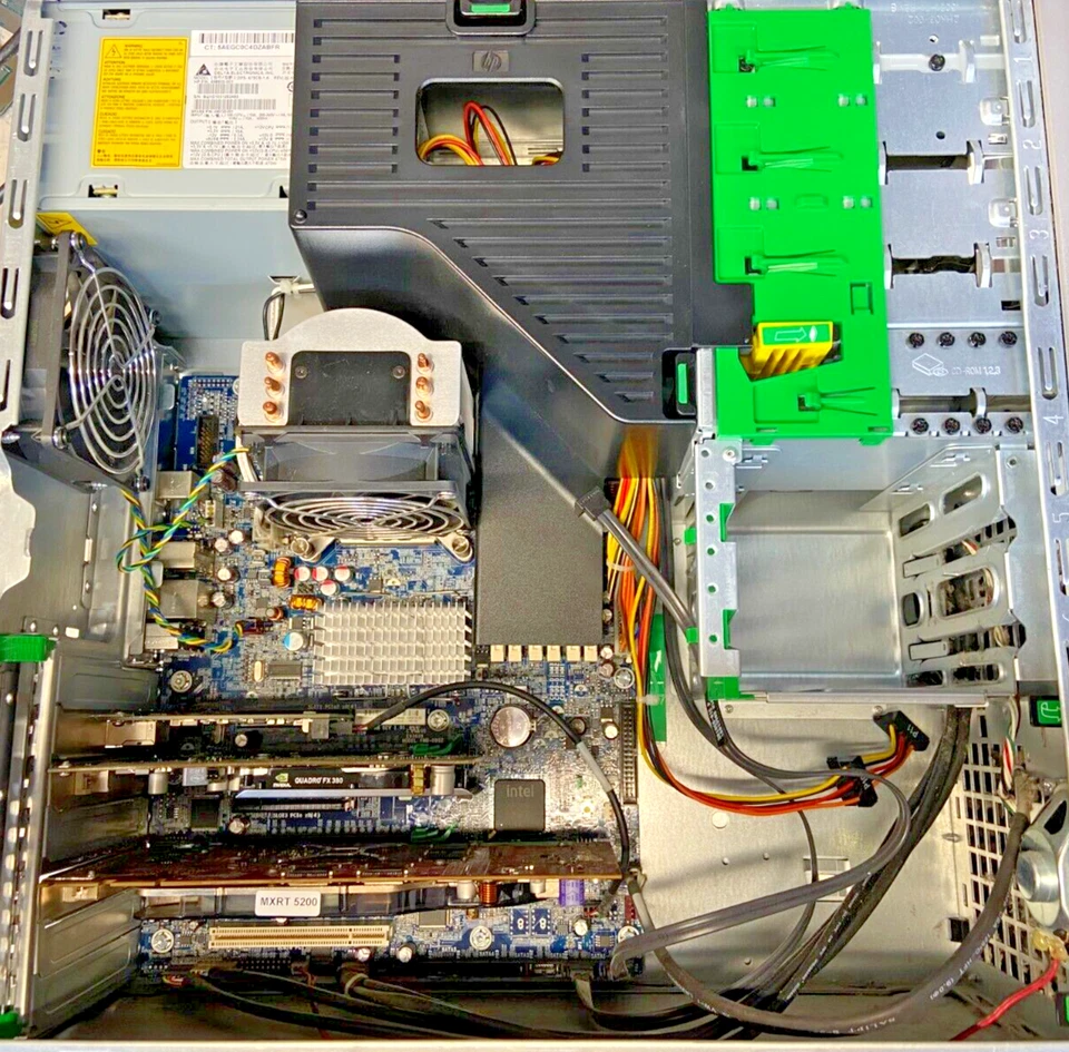 HP Z400 WORKSTATION - XEON W3520 - 6GB RAM - MXRT 5200 - NO HDD (OFFERS OK) - Image 4 of 4