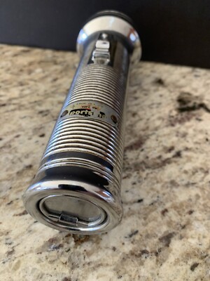Lampe de poche vintage années 60 RAYOVAC Sportsman aimant