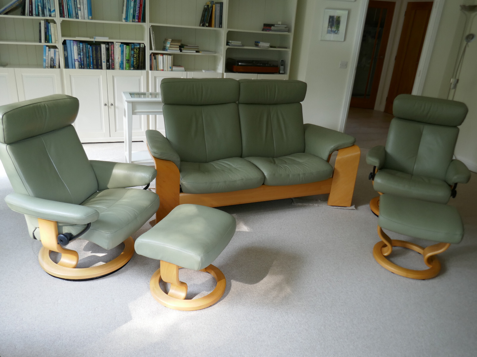 Ekornes Stressless recliner sofa and 2 reclining armchairs with