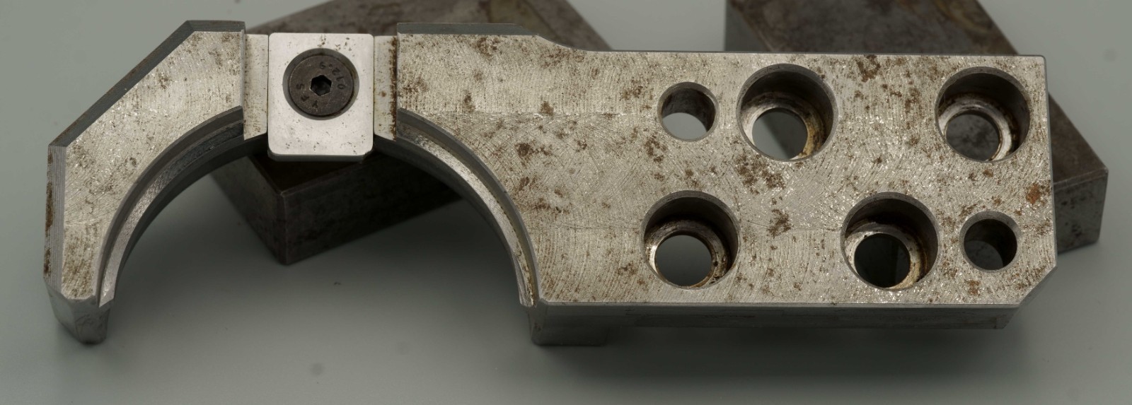 VMC HMC CAT 40 ARM TOOL GRIPPER, GRAB CLAW, BT 40_Custom to your Requirements