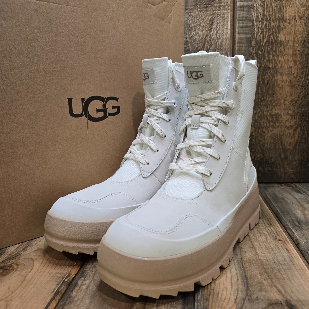WOMEN US 9 UGG THE UGG LUG SNEAKER BOOT BRIGHT WHITE WOMEN US 9 UGG THE UGG LUG SNEAKER BOOT BRIGHT WHITE
