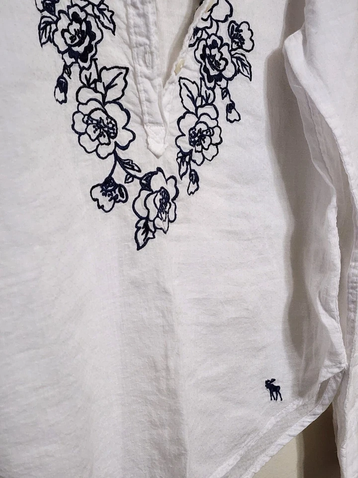 Abercrombie Kids Girl's Junior's Embroidered 3/4 Button Down Shirt - Size M - Image 3 of 4